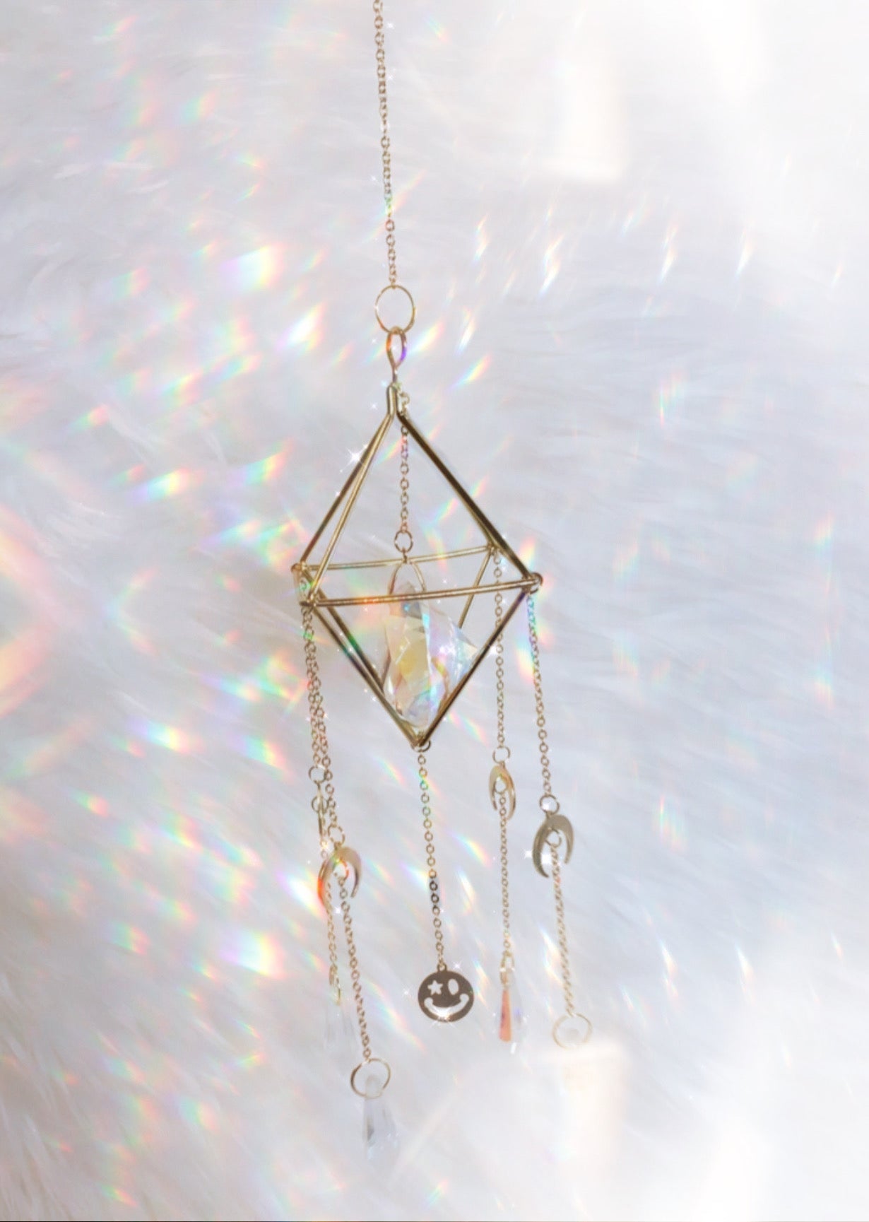 HANGING DIAMOND SUN CATCHER